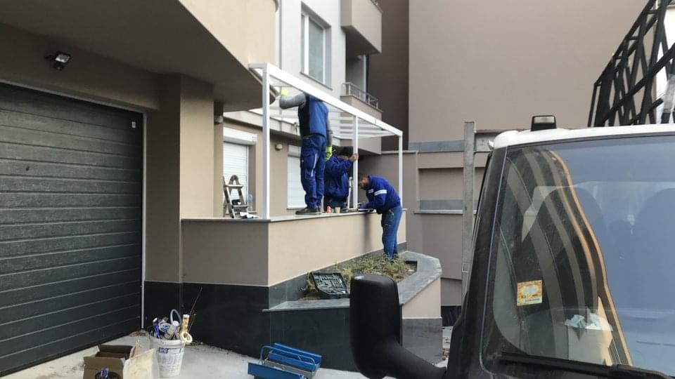 Монтаж на метална конструкция за зимна градина