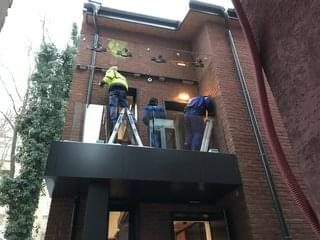 Козирка от INOX конзоли и стъкло