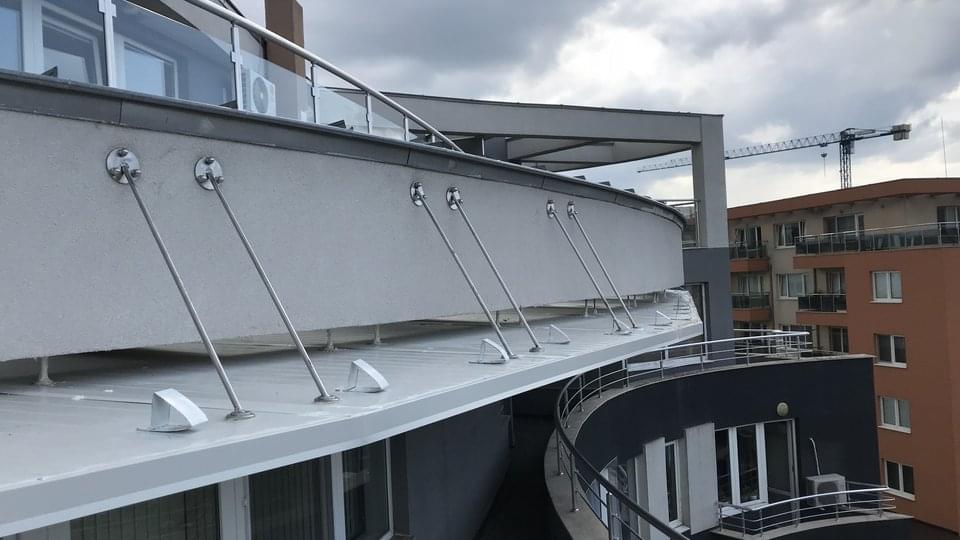 Козирка от INOX конзоли и сандвич панел