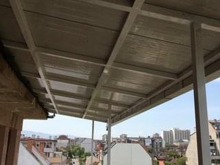 Стоманени козирки със сандвич панели отдолу